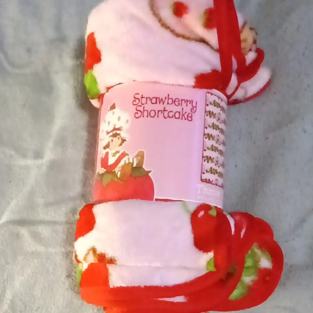 Strawberry Shortcake Throw Blanket 🍓🍓